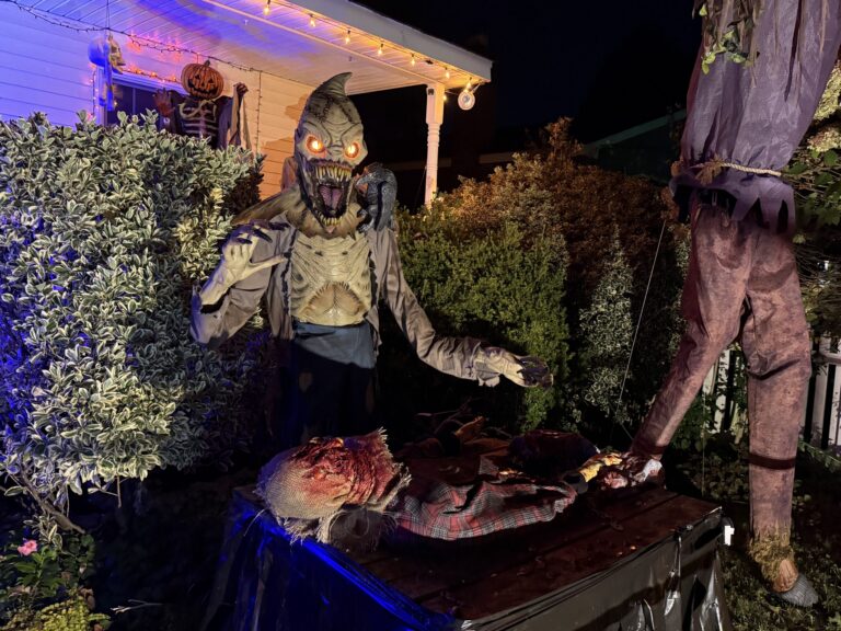 Fly Creek Manor Halloween display in Bethpage Fly Creek Manor Halloween display in Bethpage